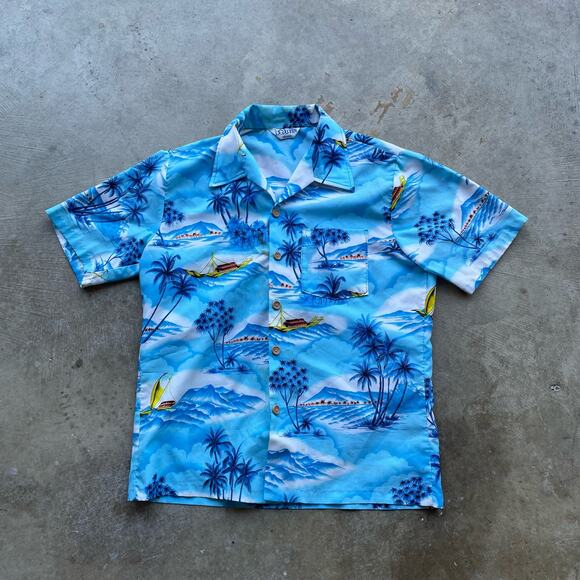 VINTAGE 60S HAWAIIAN SHIRT LARGE BLUE DOLPHIN - Picture 1 of 5